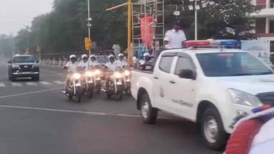 மயிலாப்பூர்: உழைப்பாளர் சிலை அருகே குடியரசு தின இரண்டாவது ஒத்திகை அணிவகுப்பு நிகழ்ச்சி நடைபெற்றது