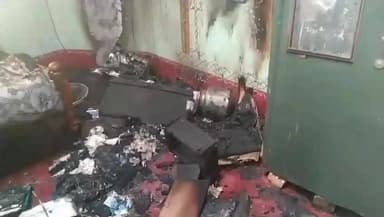 ಕೊಳ್ಳೇಗಾಲ: ಮುಳ್ಳೂರು ಗ್ರಾಮದಲ್ಲಿ ವಿದ್ಯುತ್ ಶಾರ್ಟ್ ಸರ್ಕ್ಯೂಟ್ ಗೆ ಗ್ರಾಪಂ ಸದಸ್ಯನ ಮನೆ ಸಂಪೂರ್ಣವಾಗಿ ಭಸ್ಮ