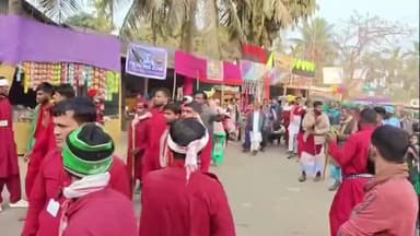 লক্ষীপুৰ: জলেশ্বৰৰ কাটাৰিহাৰা পীৰবাৰিত পবিত্ৰ উৰুছ মোবাৰকত লোকে লোকাৰন্য