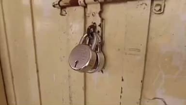 మిర్యాలగూడ: మిర్యాలగూడలోని సబ్ రిజిస్టర్ కార్యాలయాన్ని మార్చిన అధికారులు