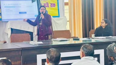 आंवला: आंवला में विशेष पुनरीक्षण के तहत 38 सुपरवाइजर नामित, एसडीएम विदुषी सिंह ने बीएलओ को दिया प्रशिक्षण