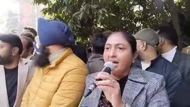 ਜਲੰਧਰ 1: ਡੀਸੀ ਦਫਤਰ ਦੇ ਬਾਹਰ ਆਮ ਆਦਮੀ ਪਾਰਟੀ ਦੇ ਵਰਕਰਾਂ ਨੇ ਕੇਂਦਰ ਸਰਕਾਰ ਖਿਲਾਫ ਕੀਤਾ ਰੋਸ ਪ੍ਰਦਰਸ਼ਨ