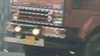 गायघाट: मैठी टोल प्लाजा के पास हनुमान कट पर पिकअप वैन की टक्कर से 2 बाइक सवार घायल, एक गंभीर