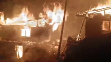 मोरी: मोरी के फतेह पर्वत क्षेत्र के चुंगी-डांडा में दो लोगों के संयुक्त आवासीय भवन में भीषण आग लग गई