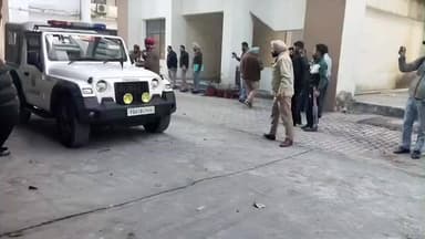 ਨਵਾਂਸ਼ਹਿਰ: ਜ਼ਿਲ੍ਹਾ ਪੁਲਿਸ ਨੇ ਗੈਂਗਸਟਰਾਂ ਅਤੇ ਉਨਾਂ ਦੇ ਰਿਸ਼ਤੇਦਾਰਾਂ ਖਿਲਾਫ ਆਪਰੇਸ਼ਨ ਪ੍ਰਹਾਰ ਤਹਿਤ ਕੀਤੀ ਕਾਰਵਾਈ 67 ਸ਼ਕੀ ਰਾਊਂਡ ਅਪ 11 ਮਾਮਲੇ ਦਰਜ