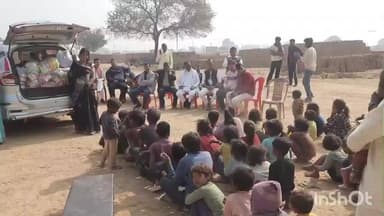 अंबाह: गोलू अग्रवाल की स्मृति में, मुरैना रोड पर ईंट भट्टे के जरूरतमंद बच्चों में खुशियां बांटी गईं