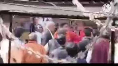 हमीरपुर: अदालत परिसर के बाहर दो पक्षों के बीच हुई हाथापाई, लोगों ने बीच-बचाव कर खत्म कराई