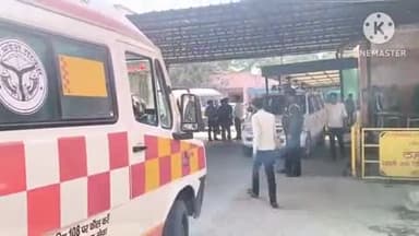 महरौनी: ग्राम चकौरा से रणछोड़ धाम जाते समय पिकअप अनियंत्रित होकर महेशपुर के पास पलटी, लगभग एक दर्जन लोग गंभीर रूप से घायल