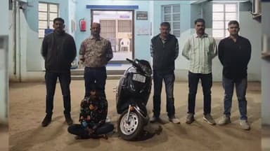 નખત્રાણા: નાગલપર ફાટક પાસે વોચ ગોઠવી પોલીસે ઉકેલ્યો વાહન ચોરીનો ભેદ, ₹70,000નો મુદ્દામાલ જપ્ત