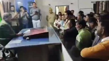 रावतसर: विकास कार्यों के नीतिगत अभाव पर समाजसेवी भीम सिंह शेखावत के नेतृत्व में नागरिकों ने SDM रावतसर को सौंपा ज्ञापन