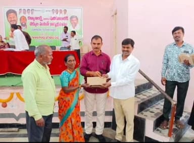 ఆత్మకూరు ఎస్: నెమ్మికల్లో మహిళా హక్కులకు తూట్లు
అధికారుల సమక్షంలోనే భర్త పెత్తనంపై విమర్శలు