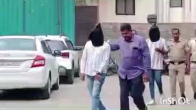 लातूर: मॉर्निंग वॉकदरम्यान मोबाईल हिसकावणारे गजाआड,एमआयडीसी पोलिसांची धडाकेबाज कारवाई; १७ मोबाईल जप्त