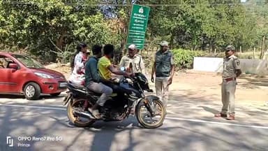 ಹನೂರು: ತಾಳಬೆಟ್ಟ ಚಿರತೆ ದಾಳಿ ವ್ಯಕ್ತಿ ಸಾವು ಪ್ರಕರಣ ದ್ವಿಚಕ್ರ ವಾಹನ ಸವಾರರಿಗೆ ಜಾಗೃತಿ ಮೂಡಿಸಿದ ಅರಣ್ಯ ಸಿಬ್ಬಂದಿಗಳು