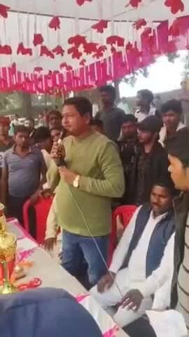 कोरांव: जमुआ प्रीमियर लीग क्रिकेट टूर्नामेंट का समापन, जिला पंचायत सदस्य ने विजेता खिलाड़ियों को किया पुरस्कृत