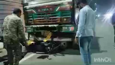 देवरी: ट्रकच्या धडकेत तरुण जागीच ठार भर्रेगाव फाटा परिसरातील काळजाचा थरकाप उडविणारी घटना 100 मीटर तरुणाला नेले फरफटत