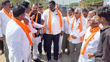 ಕೊಪ್ಪಳ: ಹಳೇ ಬಂಡಿಹರ್ಲಾಪುರ ಗ್ರಾಮದಲ್ಲಿ ನೂತನವಾಗಿ ನಿರ್ಮಿಸಿರುವ ತೇರಿನ ಮನೆಯನ್ನು ಉದ್ಘಾಟಿಸಿದ ಶಾಸಕ ರಾಘವೇಂದ್ರ ಹಿಟ್ನಾಳ