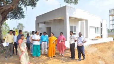 வாலாஜா: கரடிகுப்பம் அரசு ஆரம்ப சுகாதார நிலையத்தில் கூடுதல் கட்டிடம் கட்டப்பட்டு வரும் பணிகளை ஆட்சியர் ஆய்வு மேற்கொண்டார்