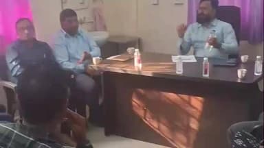 રાણપુર: રાણપુરની જર્જરીત સરકારી હોસ્પિટલની પ્રાંત અધિકારીએ મુલાકાત લીધી,નવી જગ્યાએ ખસેડવા અને નવી બનાવવા અધિકારીઓ સાથે બેઠક યોજી