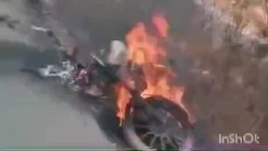 बकावंड: बोरीगांव और मटनार के बीच चलती बाइक में लगी आग, चालक बाल-बाल बचा