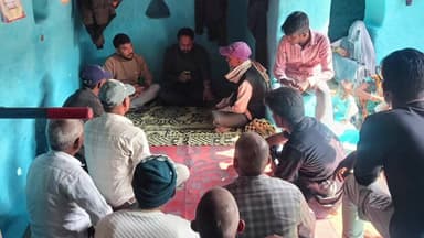 बड़वारा: ग्राम चपहानी में पंचायत चलो अभियान के तहत कांग्रेस कार्यकर्ताओं ने किया कार्यक्रम, ग्रामीणों की सुनी समस्याएं