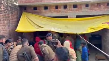 फर्रुखाबाद: ग्राम खलासपुर में अबैध संबंधों के शक में शराब के नशे में पति ने चाकू से गोदकर पत्नी की निर्मम हत्या की