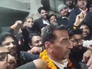 बदायूं: जिला बार एसोसिएशन के वार्षिक चुनाव में देवपाल सिंह अध्यक्ष और संदीप मिश्रा महासचिव निर्वाचित घोषित हुए