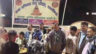 नवगछिया: बाबा गणिनाथ सेवा समिति के तत्वावधान में सौ से अधिक जरूरतमंदों के बीच भोजन वितरित किया गया