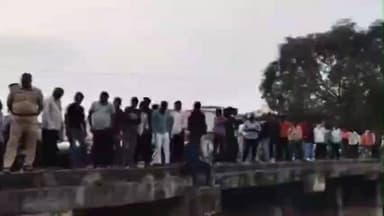 यवतमाळ: दिग्रस शहरातील शनी मंदिराजवळील धावंडा नदी पुलावरून मुलगी नदीत पडल्याची अफवा