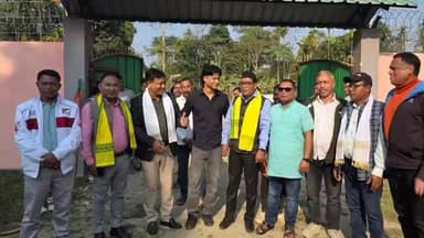 মাৰ্ঘেৰিটা: বুঢ়ীদিহিং মণ্ডলৰ কাৰ্যালয়ত বৰ্ধিত কাৰ্যনিৰ্বাহক সভাত উপস্থিত বিধায়ক সুৰেন ফুকন