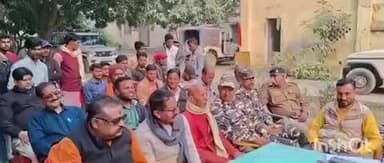 मधवापुर: मधवापुर थाना परिसर में सरस्वती पूजा व गणतंत्र दिवस को लेकर शांति समिति की बैठक आयोजित