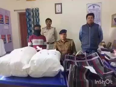 জগৎবল্লভপুর: জগৎবল্লভপুর থানা ও স্পেশাল অপারেশন গ্রুপের যৌথ উদ্যোগে বিপুল পরিমাণ গাঁজা উদ্ধার গ্রেপ্তার এক জগৎবল্লভপুরে