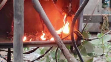 खातेगांव: खातेगांव में पुराने टाउन के ट्रांसफार्मर में आग लगने से केबल जलकर राख, बड़ा हादसा टला