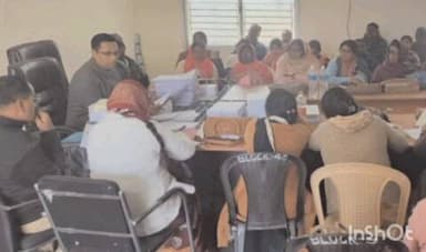 चांदवा: चंदवा प्रखंड कार्यालय में मतदाता दिवस को लेकर सभी बीएलओ को दी गई जानकारी