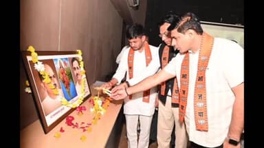 શહેરા: શહેરા નગરપાલિકા ટાઉન હોલ ખાતે ગુજરાત પ્રદેશ ભાજપ મહામંત્રીએ ભાજપના પદાધિકારીઓ અને હોદ્દેદારો સાથે બેઠક યોજી હતી