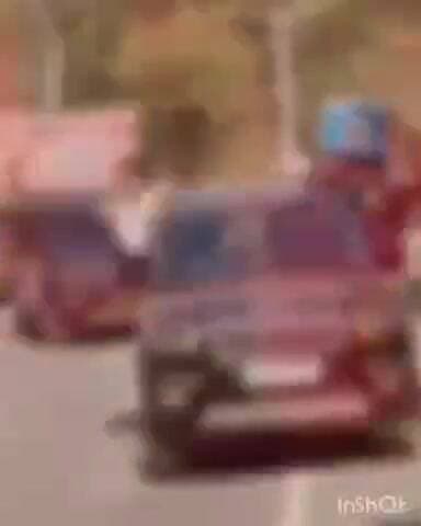 कोरबा: कोरबा में चलती स्कॉर्पियो में स्कूल स्टूडेंट्स ने किया स्टंट, विंडो से बाहर निकलकर बनाई रील्स और ली सेल्फी