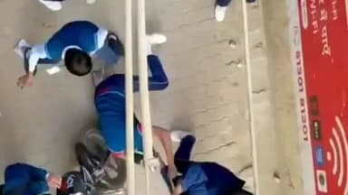 कसिया: कसया में निजी विद्यालय के छात्रों के दो गुटों में जमकर मारपीट, वीडियो सोशल मीडिया पर हुआ वायरल