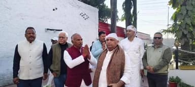 गदरपुर: गदरपुर विधायक अरविंद पांडेय ने रामपुर कारखाना के पूर्व विधायक कमलेश शुक्ला के निधन पर श्रद्धांजलि दी