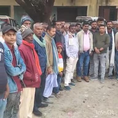 नरपतगंज: नरपतगंज निर्वाचन भवन में बसमतिया पैक्स अध्यक्ष पद पर एक और सदस्य पद के लिए 9 ने किया नामांकन