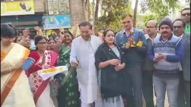 কৃষ্ণনগর ১: পথশ্রী প্রকল্পে কৃষ্ণনগর পৌরসভা এলাকায় রাস্তা সংস্কারের সূচনা