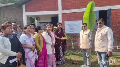 পূব ডিব্ৰুগড়: মানকাটা টেপৰ গাঁও অংগনবাড়ী কেন্দ্ৰৰ আন্তঃগাঁথনি উন্নীতকৰণ কাৰ্যৰ আধাৰশিলা স্থাপন কৰে মন্ত্ৰী প্ৰশান্ত ফুকনে