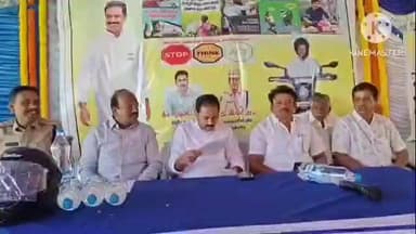 కదిరి పట్టణంలో రహదారి భద్రతా మాసోత్సవాలు
ర్యాలీలో పాల్గొన్న ఎమ్మెల్యే కందికుంట, డిటిఓ కరుణాసాగర్ రెడ్డి.