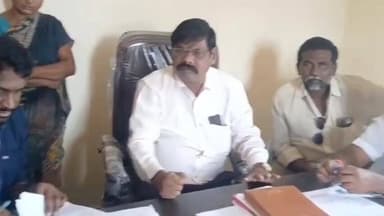 రొంపిచర్లలో PMEJY లోన్ల అమలుపై బ్యాంకర్లతో సమీక్ష