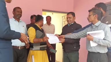 सुसनेर: तहसील रोड: अशासकीय विद्यालय संघ ने गणतंत्र दिवस पर बच्चों के लिए शिक्षा विभाग में BRC को सौंपा ज्ञापन