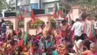 మిర్యాలగూడ: ప్రజా సమస్యలను పరిష్కరించాలని మిర్యాలగూడ మున్సిపల్ కార్యాలయం ముందు బిజెపి ధర్నా