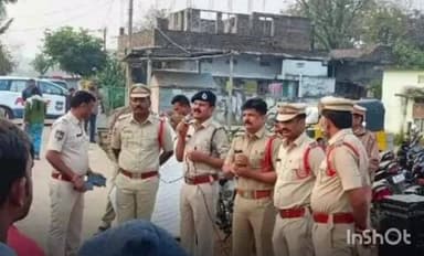 ఇల్లందు: టేకులపల్లి మండలంలోని బీ కాలనీలో ఇల్లందు డిఎస్పి ఆధ్వర్యంలో కార్టెన్ సర్చ్ నిర్వహించిన పోలీసులు