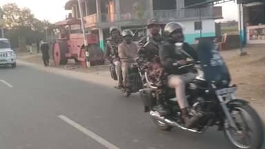 गढ़ी थाना अध्यक्ष विपिन चंद्र पलटा ने अपने दल बल के साथ किया फ्लेग मार्च