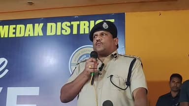 రామాయంపేట్ లో రోడ్డు భద్రత కార్యక్రమం లో జిల్లా ఎస్పీ గారు మాట్లాడుతూ