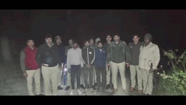 मऊरानीपुर: मऊरानीपुर में पुलिस मुठभेड़ में तीन शातिर चोर गिरफ्तार, 1.26 लाख कैश, जेवरात और तमंचा बरामद
