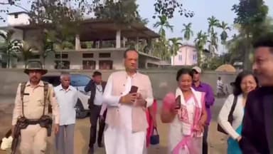 পলাশবাৰী: পলাশবাৰীত অঙ্গনবাড়ী কেন্দ্ৰৰ শুভ উদ্বোধনী কৰে বিধায়ক হেমাংগ ঠাকুৰীয়াই