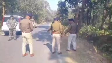 बेरमो: बोकारो एसपी हमहरिया गांव स्थित जगदम्बा हार्ड कोक फैक्ट्री और गोलीबारी स्थल पर पहुंचे